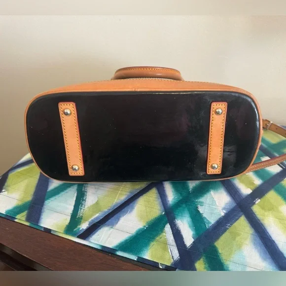 Dooney & Bourke Black and Tan Women's Bag - Picture 5 of 6